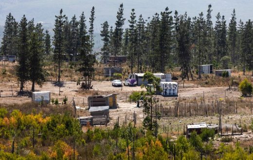 Government plans new court bid to contain Knoflokskraal occupation