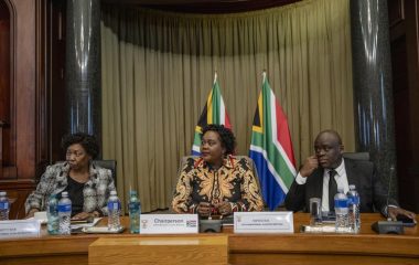 Government scrambles to deal with anti-immigration protests
