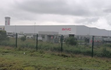 Auto workers suspend 11-week strike as talks continue