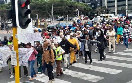 Mfuleni shack dwellers protest outside Premier’s office