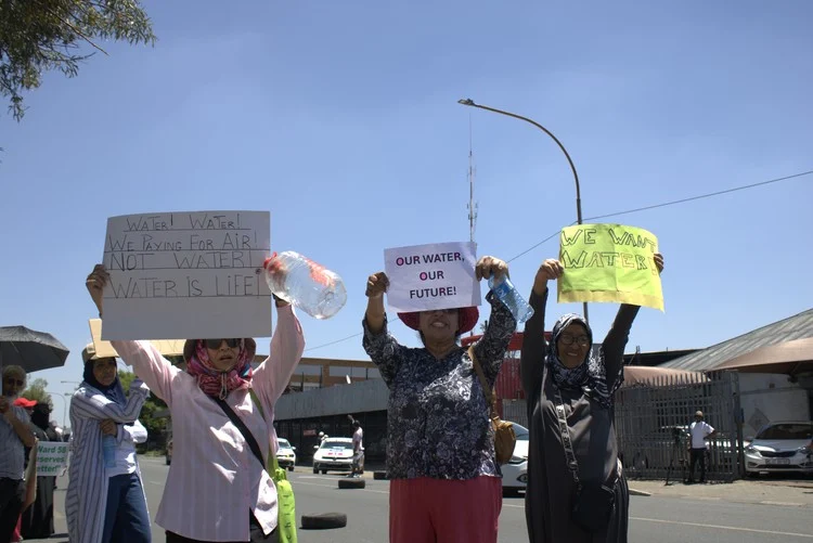 Week without water brings Joburg residents onto the streets