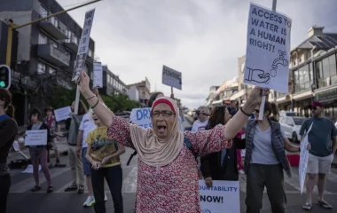 Joburg residents protest as water supply is throttled